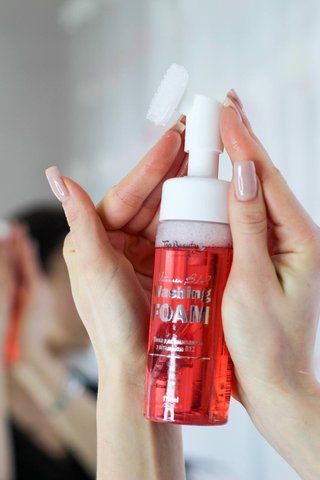 Пінка для вмивання з вітаміном В12 зі щіточкою Top Beauty  2056 фото